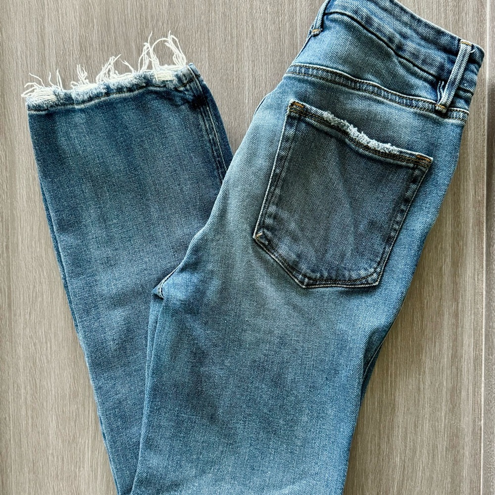 Good American Good Curve Straight Jean - Picture 2 of 5